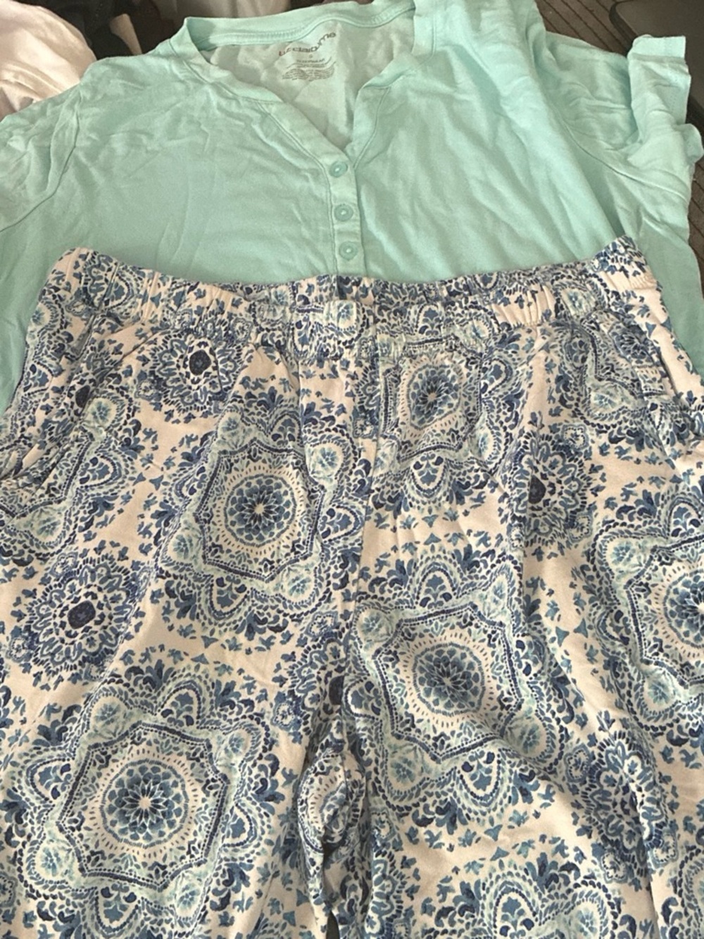 Printed Blue Tile-Pattern Women's shirt n matching pants pj set- Liz claiborne